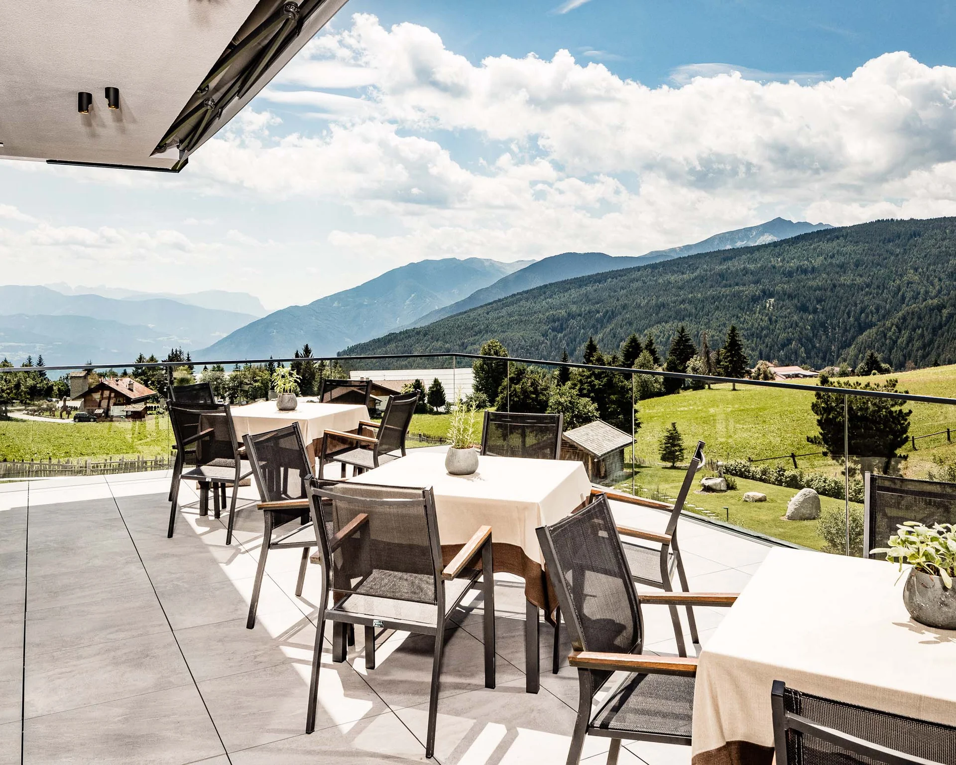Picture gallery of Hotel Sonnenberg