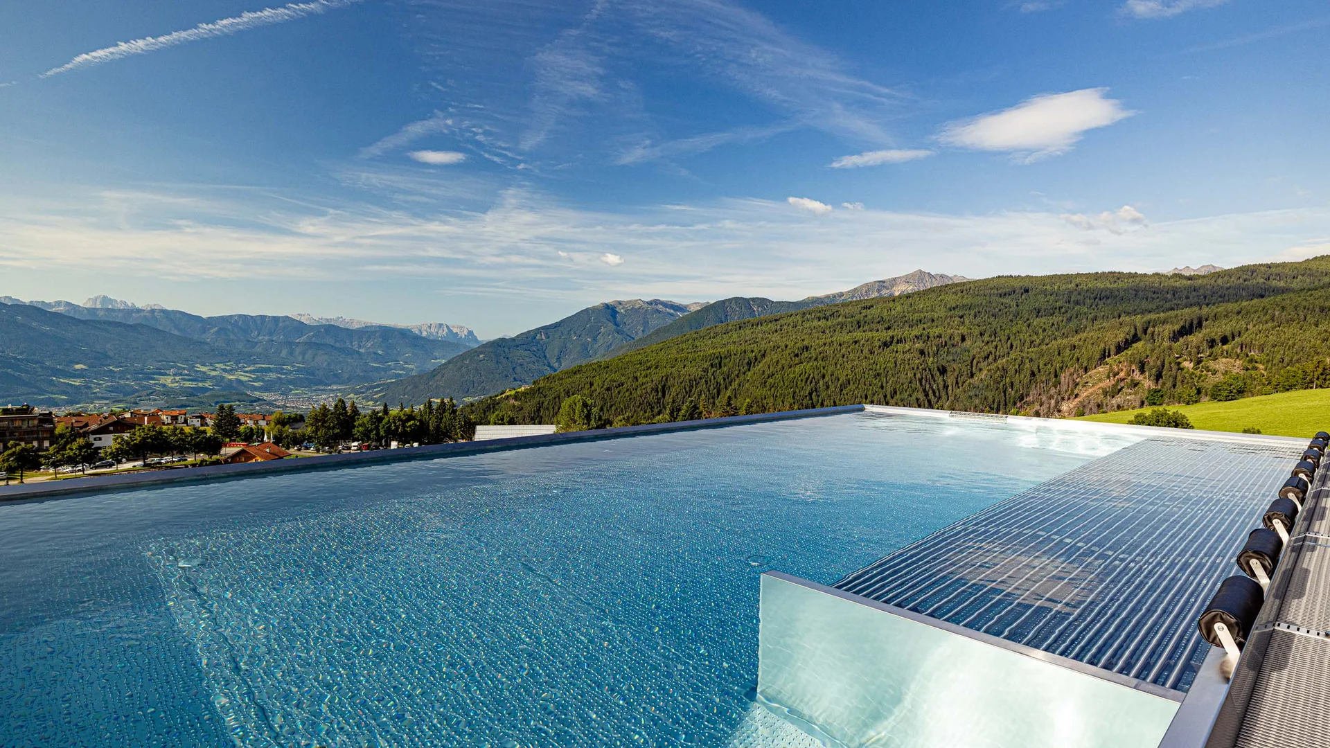 Straordinario hotel con piscina in Val Pusteria