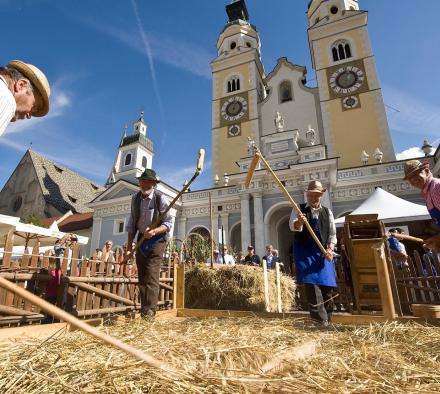 Der Brot- und Strudelmarkt in Brixen