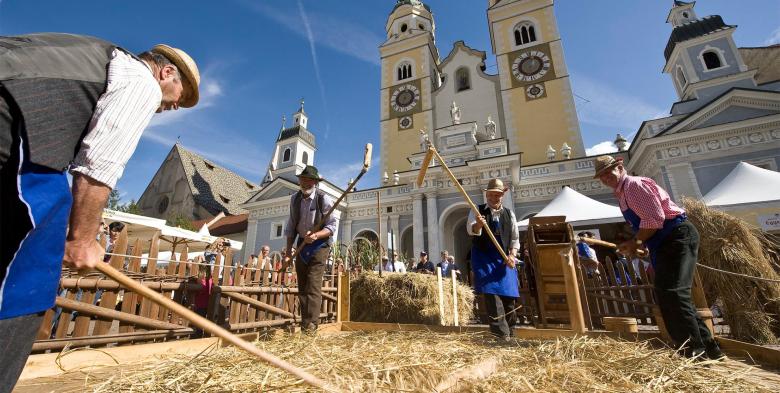 Der Brot- und Strudelmarkt in Brixen