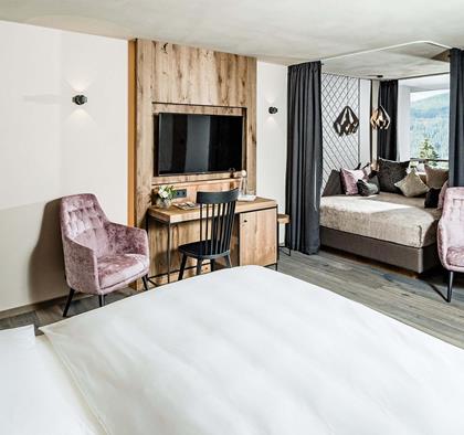 Romantic Suite with west-facing balcony