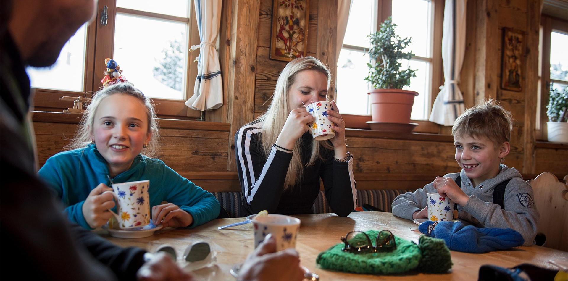 Marende auf der Hütte