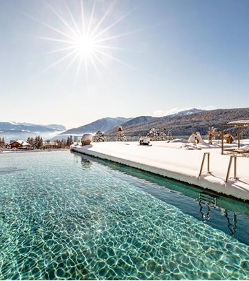 Piscina esterna in inverno