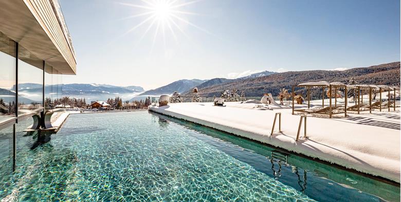 Piscina esterna in inverno