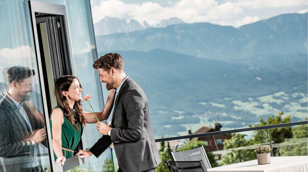 Godersi i momenti romantici sulla  terrazza