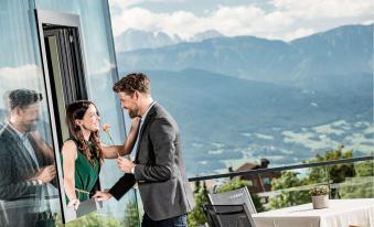 Godersi i momenti romantici sulla  terrazza